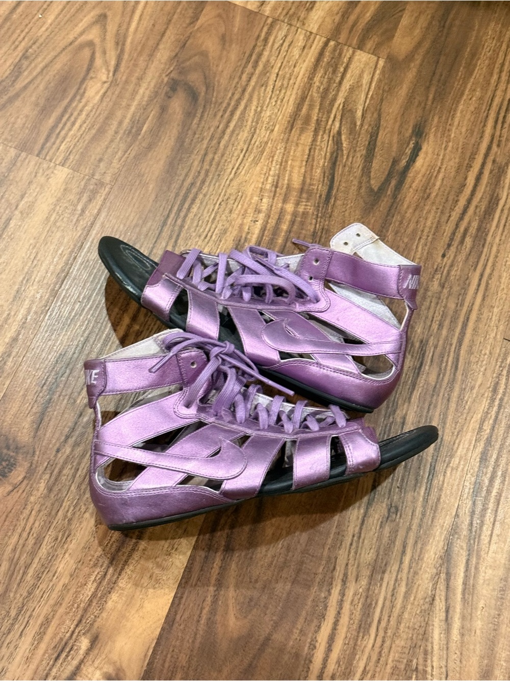 Nike Metallic Purple Lilac Leather Gladiator Sandals 378502-500 Women's Size 8.5